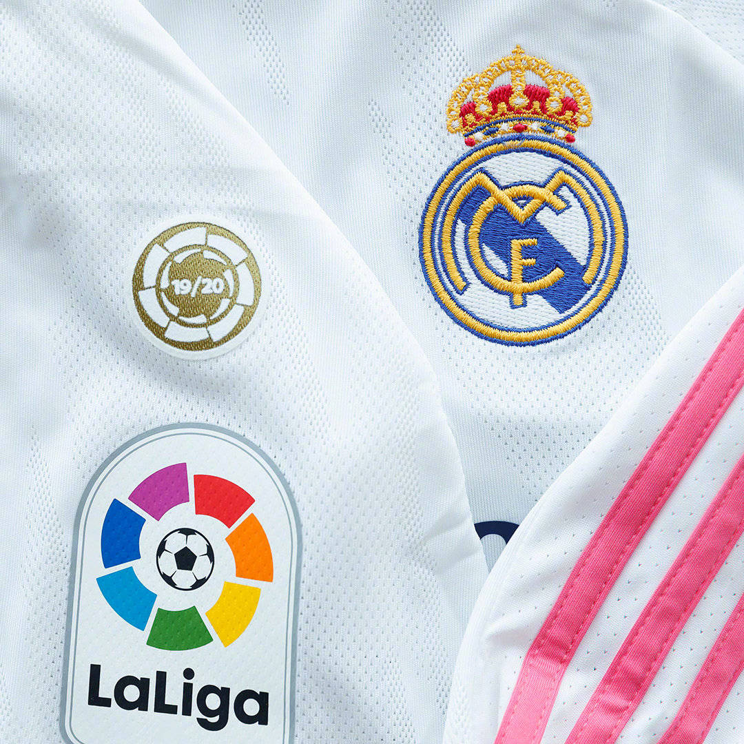 赛后体能课后，底特律活塞更衣室发声备战西甲，赛场秩序良好，团队化学反应显著(全体球员防守和前线施压)