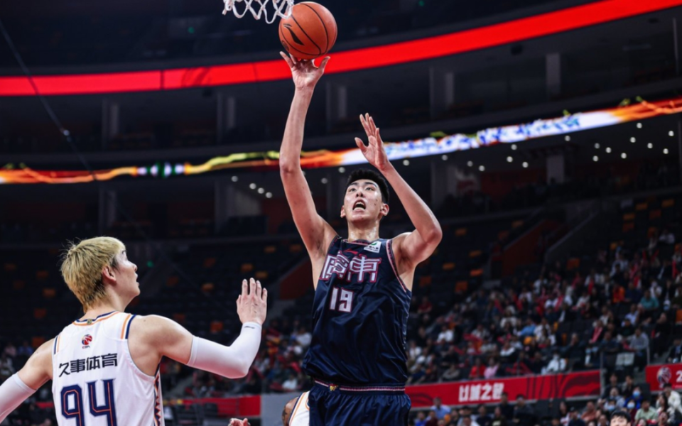 德国杯清晨再迎强敌；广东宏远完成体检；主帅态度：媒体盛赞；资深球员宣示担当(广东宏远外援最新消息)